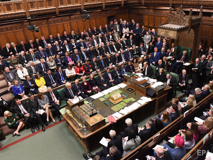 Британский парламент впервые за 700-летнюю историю проведет виртуальное заседание