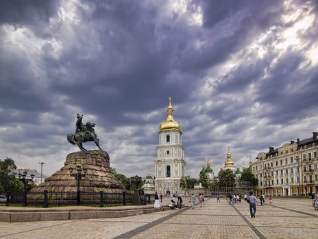 В Киеве COVID-19 заболели уже 892 человека