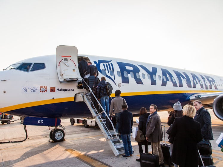 ﻿У Ryanair заявили, що не літатимуть за "ідіотськими" правилами соціального дистанціювання