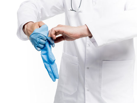 В Украине коронавирусом заразилось 1458 медиков, из них 98 – за сутки