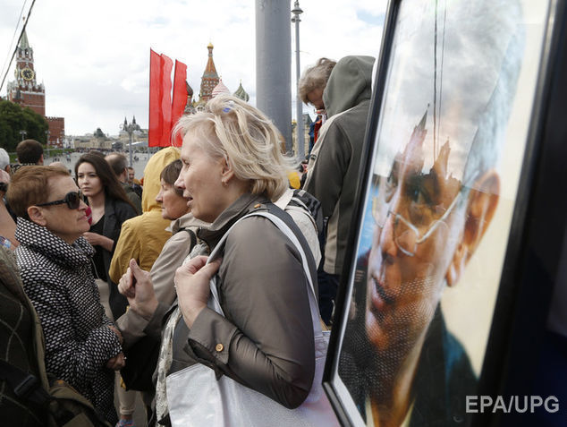 Депутат Госдумы Гудков сообщил, что в Москве собрали 30 тыс. подписей за установку мемориала Немцову на мосту у Кремля