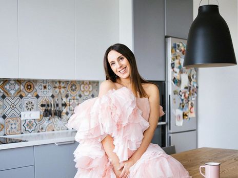 Джамала показала подборку фото с мужем и сыном по случаю третьей годовщины свадьбы