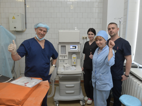 ﻿Ложкін передав Київській лікарні №15 наркозно-дихальний апарат для лікування хворих на коронавірус 