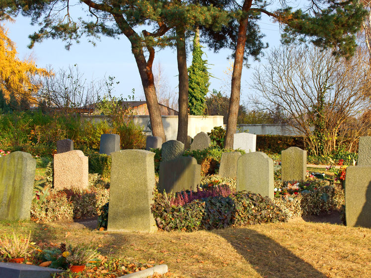 ﻿Кладовища в поминальні дні відвідали 13 тис. українців, а не 5–7 млн, як у минулі роки – Мінрегіон