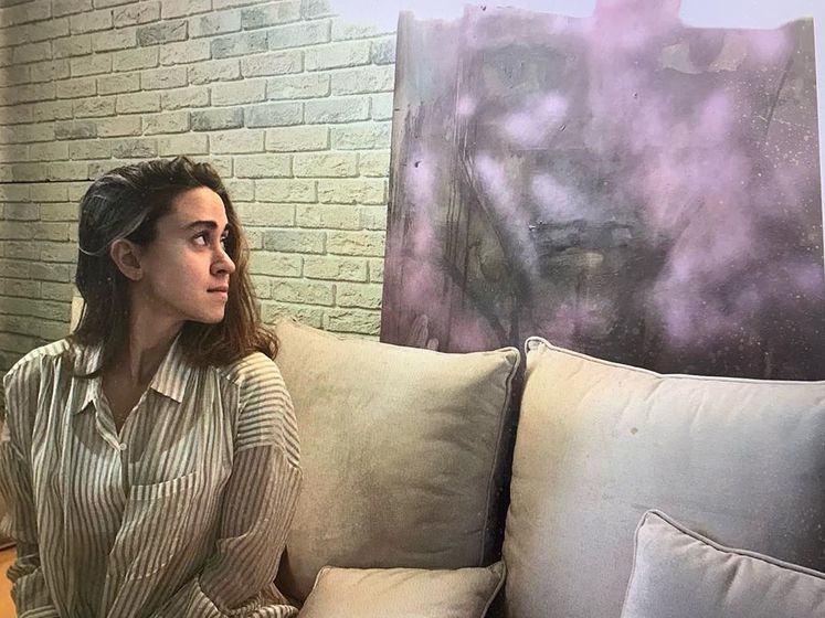 ﻿Дочка Успенської намагається продати свої картини мінімум за $500