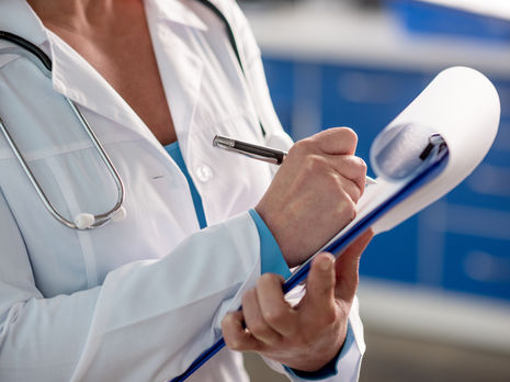 Вспышка COVID-19 в медучреждении для пожилых в Тернопольской области. Заболели почти все пациенты и врачи