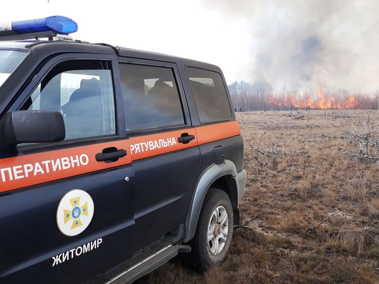 ﻿У Житомирській області недалеко від кордону з Білоруссю виникла нова лісова пожежа