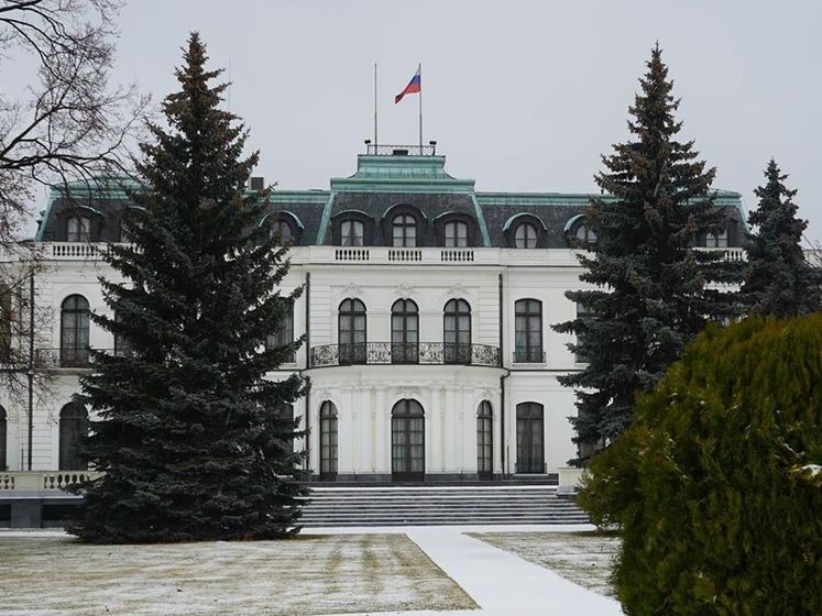 Посольство РФ назвало "лживыми инсинуациями" публикацию о подготовке покушения на чешских чиновников. МИД Чехии ответил нотой