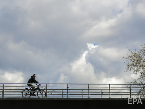 Почти половина украинцев стараются реже выходить из дома во время карантина – опрос