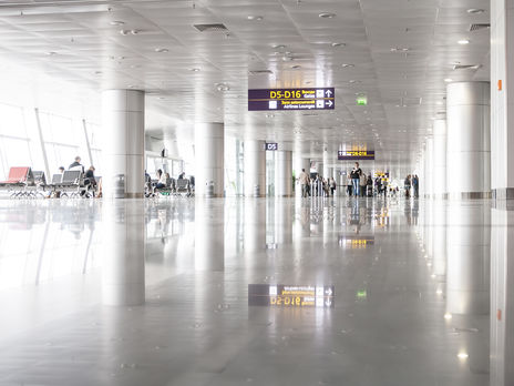 Пассажиры, которые должны были отправиться в Великобританию, в настоящее время находятся в терминале аэропорта Борисполь