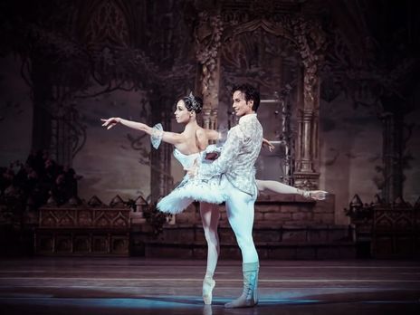 Кухар и Стоянов станцевали балет, лежа в постели
