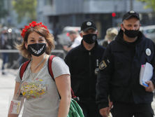 Майже 60% українців готові дотримуватися карантину, скільки буде потрібно – опитування