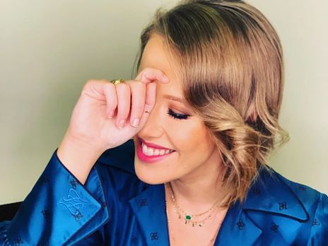 Сын Собчак предпочитает, чтобы мать его кормила, а не целовала