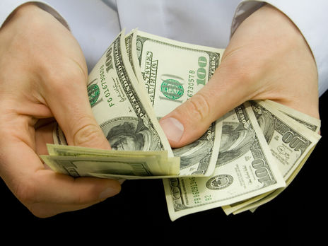 В 2020 году трудовые мигранты переведут в Украину на $2,6 млрд меньше – НБУ