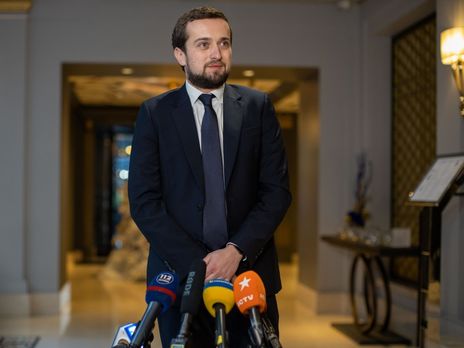 Замглавы ОПУ Тимошенко отказался отвечать на вопрос, какое предприятие в Украине произвело препарат от COVID-19