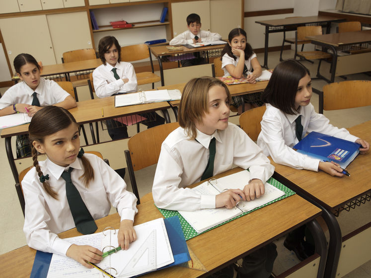 Учебный год в украинских школах завершится дистанционно