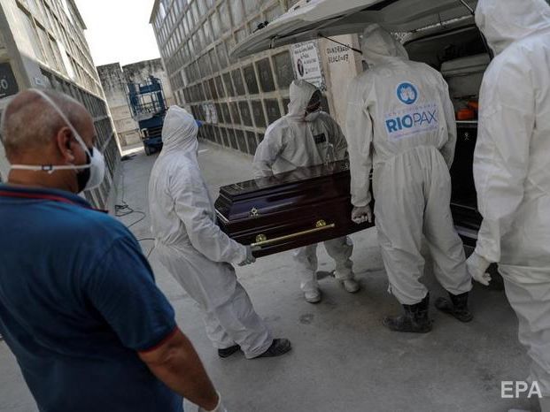 В Бразилии за сутки зарегистрировали рекордные 600 смертей от коронавируса