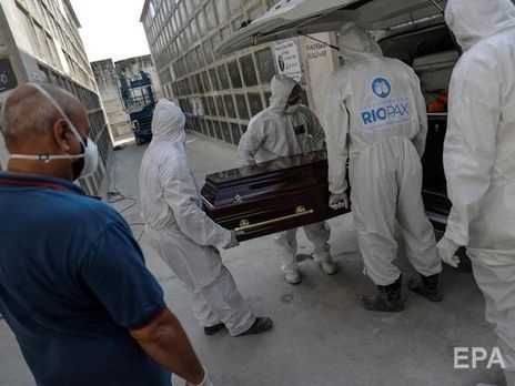В Бразилии за сутки зарегистрировали рекордные 600 смертей от коронавируса