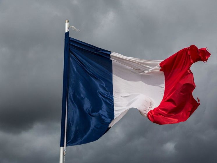 Во Франции Сенат поддержал продление чрезвычайного положения до 10 июля