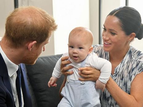 ﻿Королева Великобританії привітала сина принца Гаррі та його дружини Меган з першим днем народження
