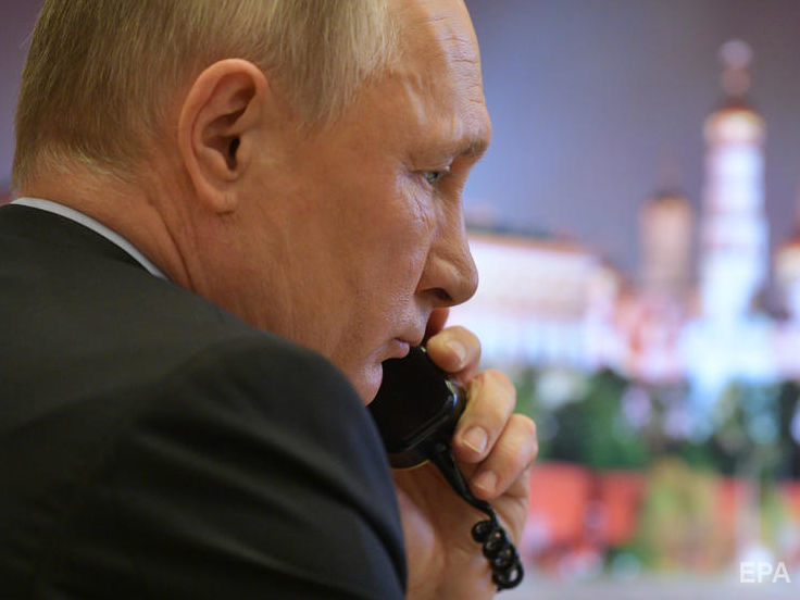 Рейтинг одобрения деятельности Путина упал до исторического минимума. В Кремле заявили о недоверии к опросам