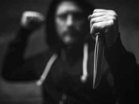 Трансгендер из Житомирской области пришел на свидание в образе девушки, его избили и, возможно, изнасиловали. Полиция расследует грабеж