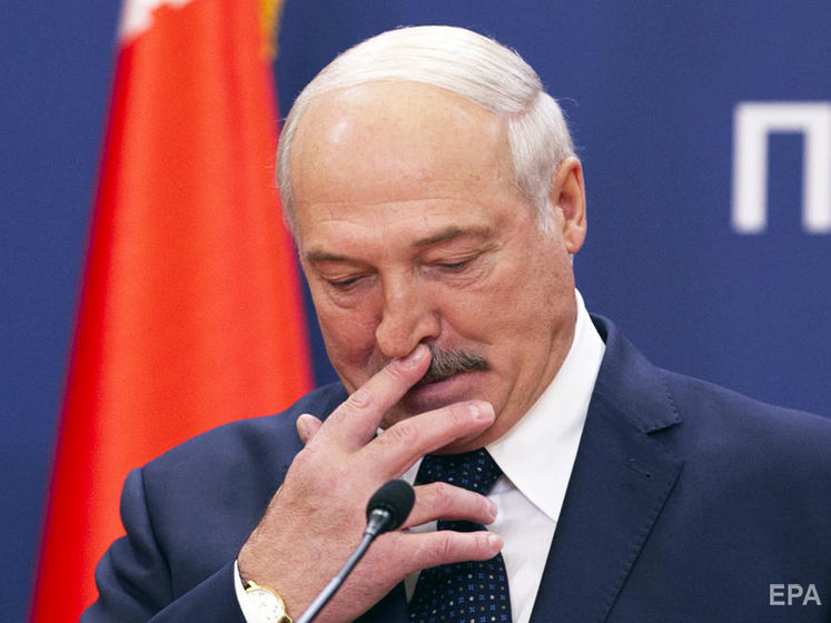 ﻿"Не лізь до іншої жінки. Ну потерпи місяць!" Лукашенко дав поради, як уберегтися від коронавірусу. Відео