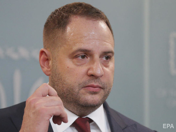 Зеленский ответил на петицию об увольнении Ермака