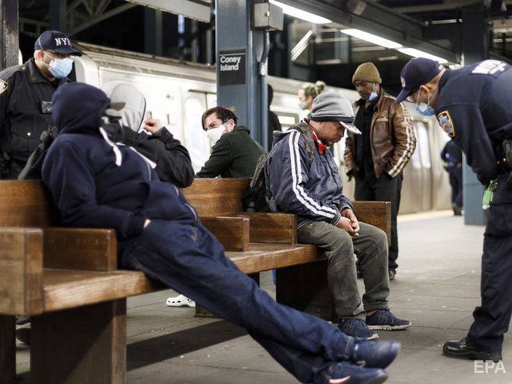 Через коронавірус у Нью-Йорку вперше за всю історію стали на ніч закривати метро
