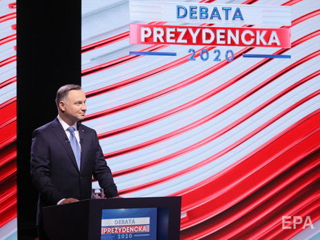 В Польше из-за коронавируса перенесли выборы президента. Голосование планируют провести по почте 