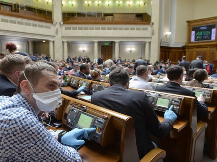 Рада приняла закон о проведении "усиленного тестирования" на коронавирус в Украине