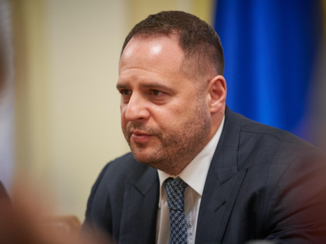 Украина хочет закончить войну на Донбассе в этом году. Если не получится, есть план Б – Ермак