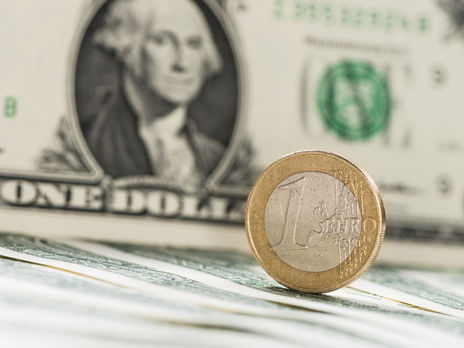 Гривна снова подорожала к доллару и евро