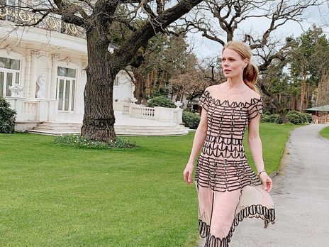 С шариками и шампанским: Фреймут показала сестру и маму на семейном празднике