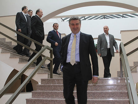 Правительство Армении возглавил бывший топ-менеджер "Газпрома"