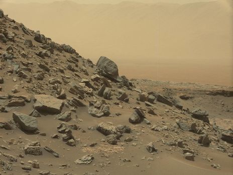 Зонд Curiosity сфотографировал марсианские скалы