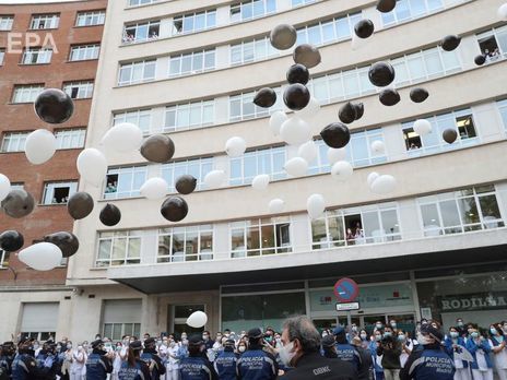 Пандемия COVID-19. В Испании суточное количество смертей упало ниже отметки 150