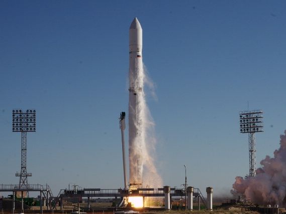 ﻿У космосі вибухнув бак російської ракети