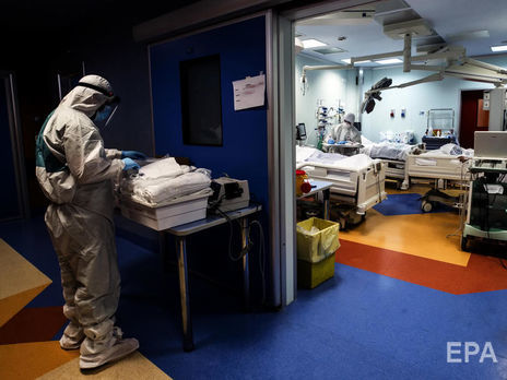 ﻿Коронавірус в Італії. Протягом доби померло 165 осіб, захворіло – менше ніж 1 тис.