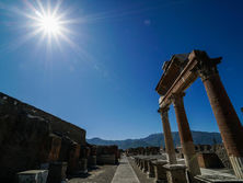 Страны готовятся открывать границы после пандемии, стали известны сроки. Инфографика