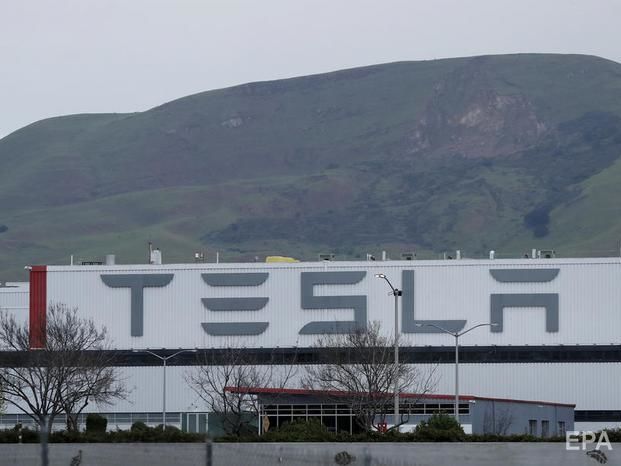 ﻿Маск відновить роботу заводу Tesla в Каліфорнії всупереч забороні