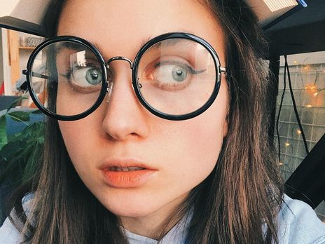 Jerry Heil показала округлившийся живот и рассказала о материнстве