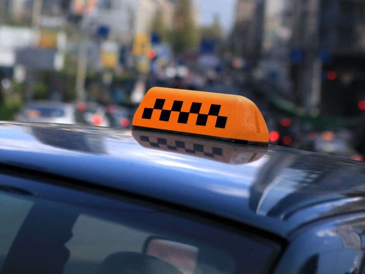 В Украине такси разрешили передвигаться полосами для общественного транспорта