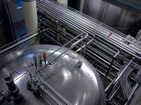 Кабмин Украины разрешил возобновить экспорт спирта