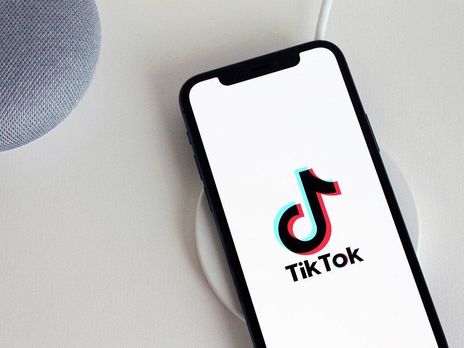 В США TikTok обвиняют в отказе удалять видео с детьми младше 13 лет 