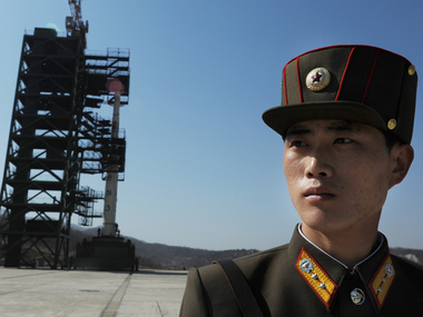 Северная Корея провела испытания ракет малой и средней дальности