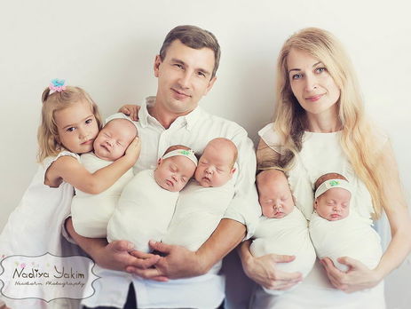 Одесские пятерняшки снялись в совместной фотосессии. Фоторепортаж