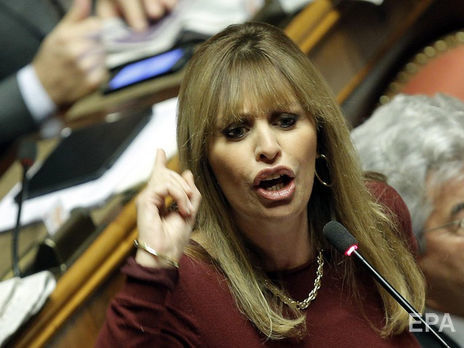 ﻿Зеленський зняв санкції з онучки Муссоліні, яка спостерігала за 