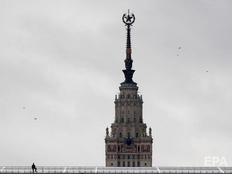 Зеленский ввел санкции против Эрмитажа и МГУ