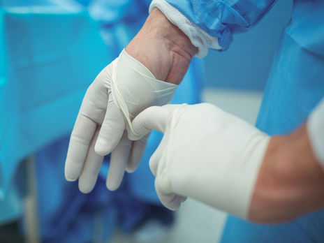 За сутки коронавирус выявили еще у 81 украинского медика, общее количество инфицированных медработников увеличилось до 3650